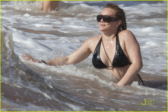 Hilary Duff: Na Havajih pokazala obline