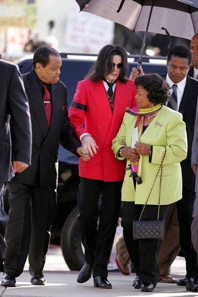 Najbolj nore teorije o Jacksonovi smrti