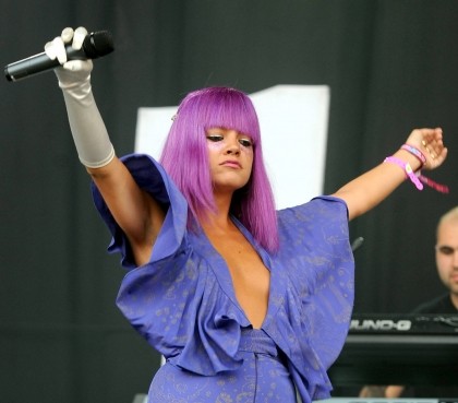 Lily Allen: Prijateljem pošilja svoje gole slike