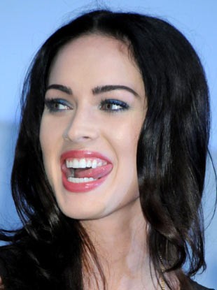 VROČE: Megan Fox v porniču