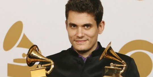 Bi John Mayer spal s transseksualcem?