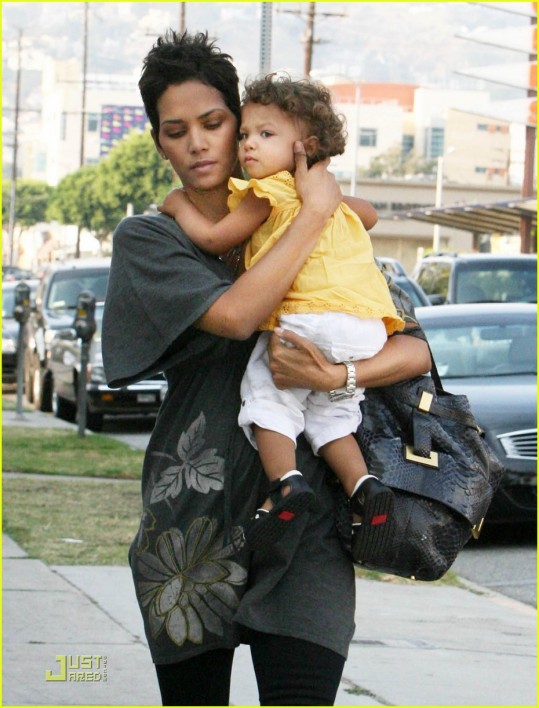 Halle Berry dopolnila 43 let
