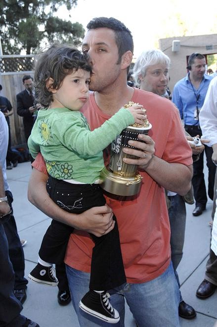 Adam Sandler v princeskini oblekici