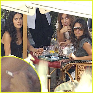 Penelope Cruz: Kadi kljub nosečnosti?