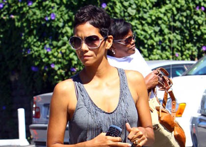 Halle Berry nima trebuščka