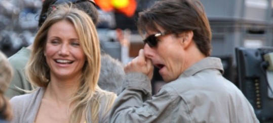 FOTO: Tom Cruise si je vrtal po nosu