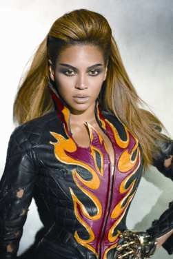 Beyonce je Billboardova ženska leta