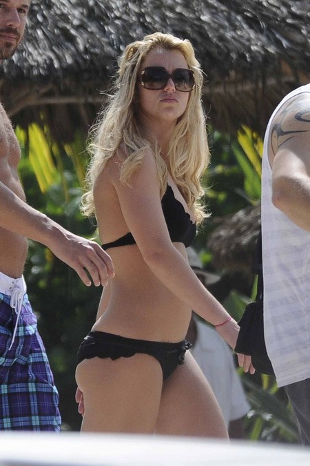 SEKSI Britney Spears nastavila ritko