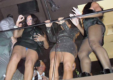 FOTO Kim Kardashian pokazala mednožje in celulit