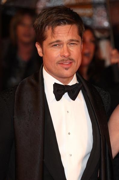VIDEO Brad Pitt preveč pijan, da bi odklenil avto