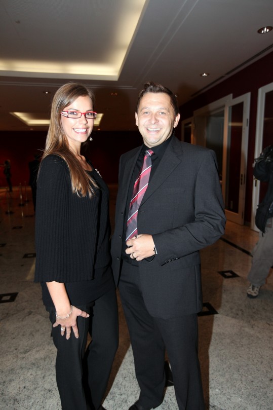 Tina Petelin: Delno slepa in nerodna misica
