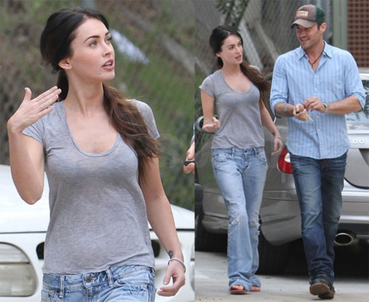 Megan Fox seksi tudi v jeansu in navadni majici