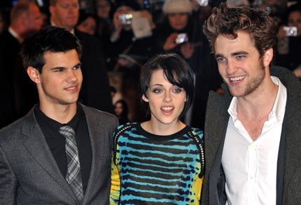Kristen Stewart ujeta med Robom in Taylorjem