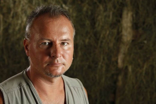 Artur bo z La Toyo posnel pornič kar na grobu
