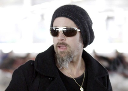 Brad Pitt pod strogim nadzorom Angeline