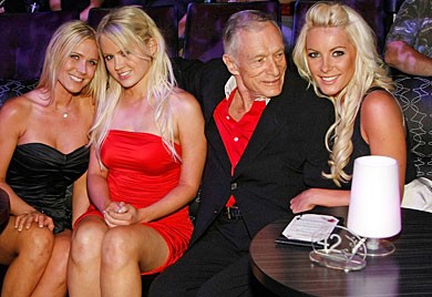Hugh Hefner skoraj umrl med seksom