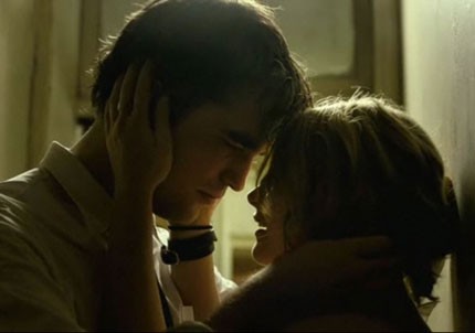 Robert Pattinson strasten s svojo soigralko
