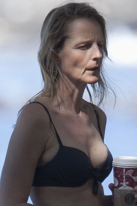 ŠOK Postarana in zgubana Helen Hunt v bikinkah