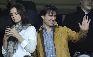 Komu Katie Holmes na skrivaj tipka SMS sporočila?
