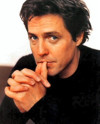 Pijani Hugh Grant kupuje draga darila