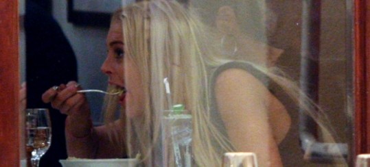 FOTO Shirano Lindsay Lohan ujeli med basanjem s špageti