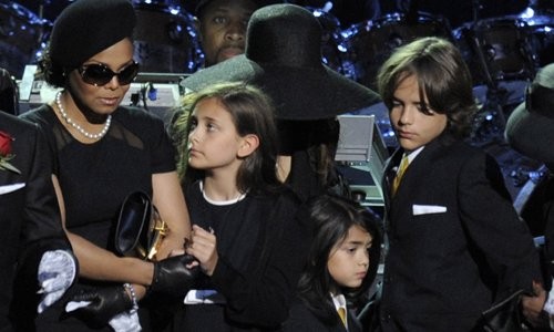 Janet Jackson: Poseben božič za Michaelove otroke