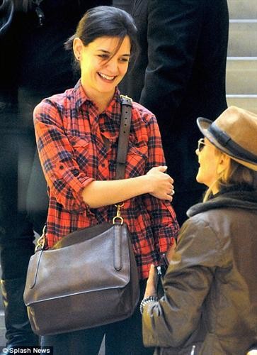 FOTO Katie Holmes nakupovala v srajci in brez ličil
