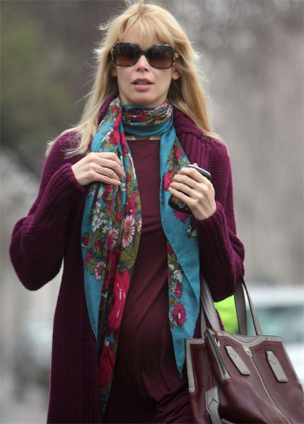 FOTO Claudia Schiffer prvič pokazala nosečniški trebušček