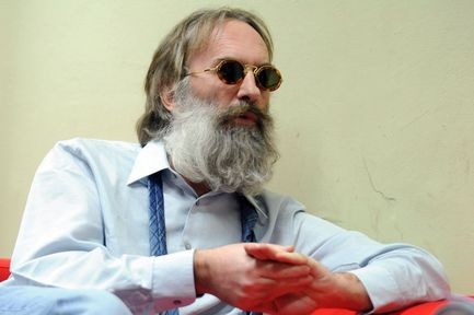Jonas Žnidaršič: Voditelj z dolgo brado bo postal menih