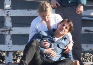 ŠOK Tom Cruise umira v naročju Cameron Diaz