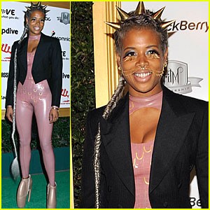 FOTO Kelis: Šokirala z bizarnimi oblačili in razkritim venerinim gričkom