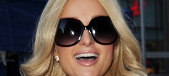 ŠOK V hiši Paris Hilton našli zalogo kokaina?