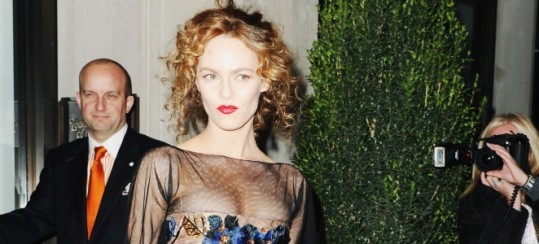Lepotica Vanessa Paradis zasijala na rdeči preprogi