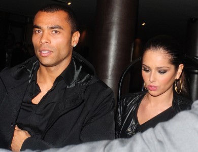 ŠKANDAL Ashley Cole poslal svoje gole slike prsati starleti