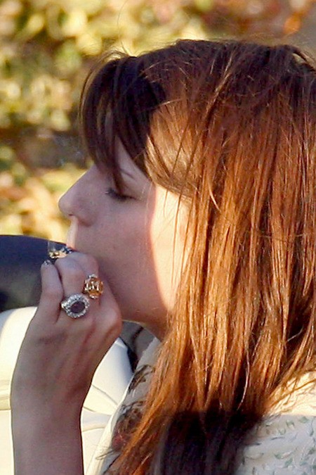 FOTO Mischa Barton med vožnjo vlekla joint