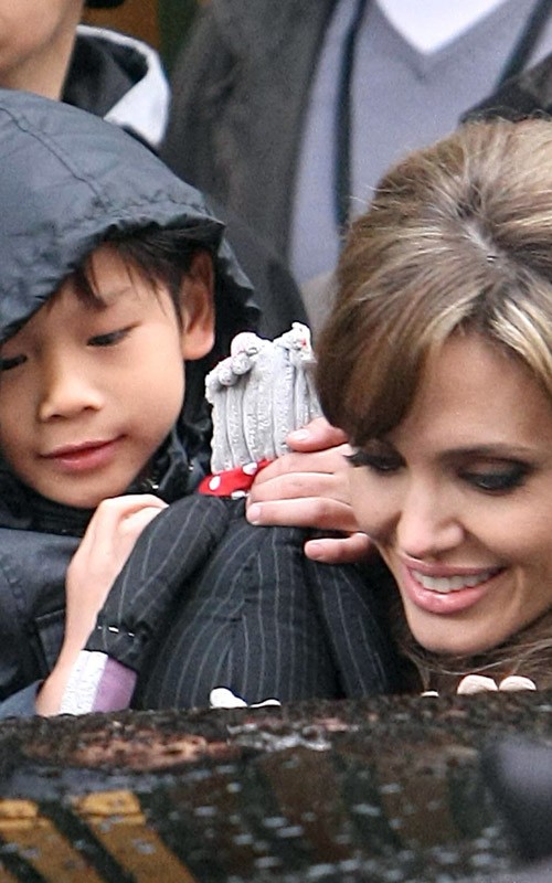 Angelino Jolie med snemanjem obiskal sin