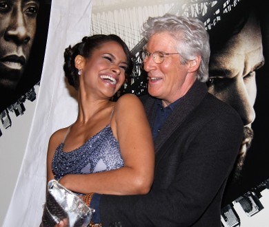 Richard Gere: Ni mogel umakniti rok s svoje seksi mlade kolegice