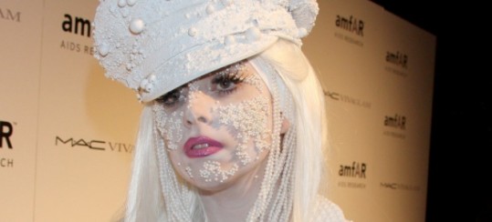 Lady Gaga: 'Raje umrem, kot da se oblečem normalno!'