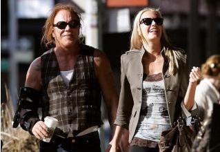 Mickey Rourke: Lepotica in zver z mastnimi lasmi