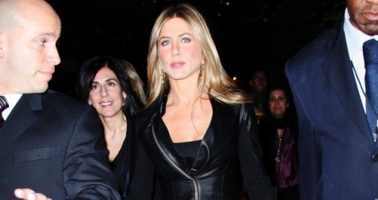 Jennifer Aniston: Postala bo lezbijka!