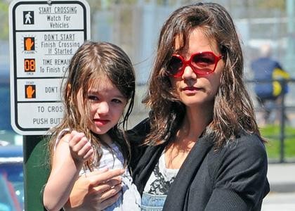 FOTO Katie Holmes in Suri nujno potrebujeta frizerja