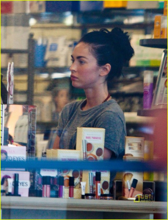 FOTO Megan Fox: Brez ličil je skoraj neprepoznavna