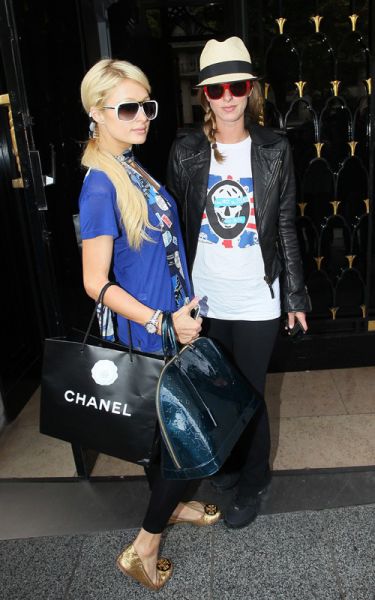 UJETA Paris Hilton spet švercala marihuano