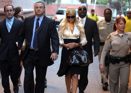 Aretirana Paris Hilton je obljubila, da se bo končno poboljšala