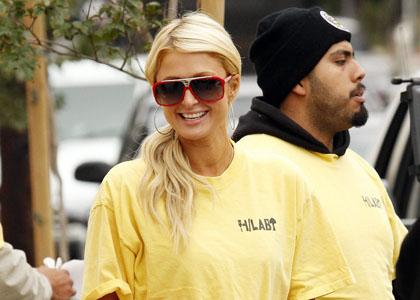 FOTO Paris Hilton tudi med dobrodelnim delom nosi visoke pete