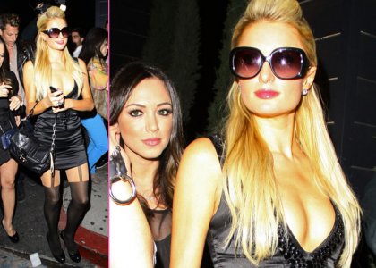 Opa! Dekoltirana Paris Hilton v miniču proslavila mamin rojstni dan