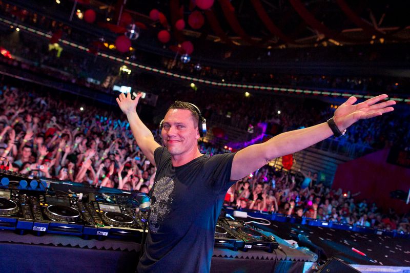 Tiesto in Calvin Harris navdušila: Oboževalci so jima jedli z roke