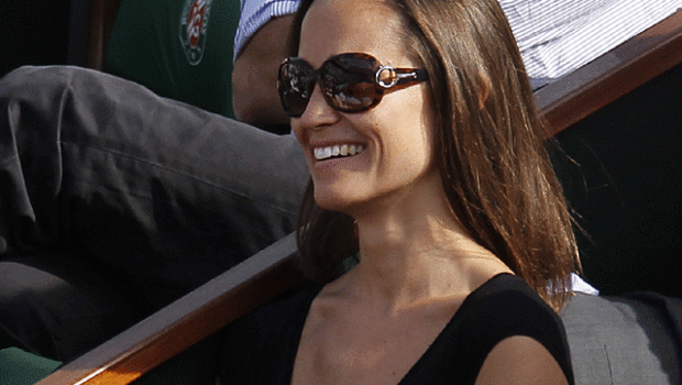 Opa! Pippa Middleton flirtala s playboyem na zabavi v Parizu