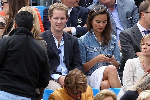 UJETA Pippa Middleton že zasačena z drugim moškim