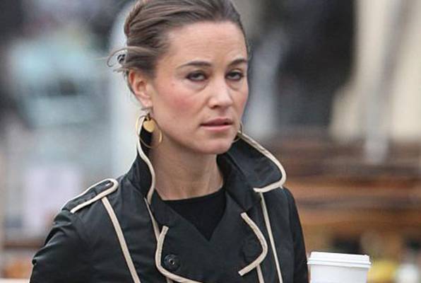 ŠOK Pippa Middleton: Zabuhla in s podočnjaki je videti kot starka!